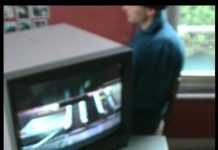 Bruit de fond, une place sur terre