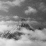 Des nuages aux fêlures de la terre